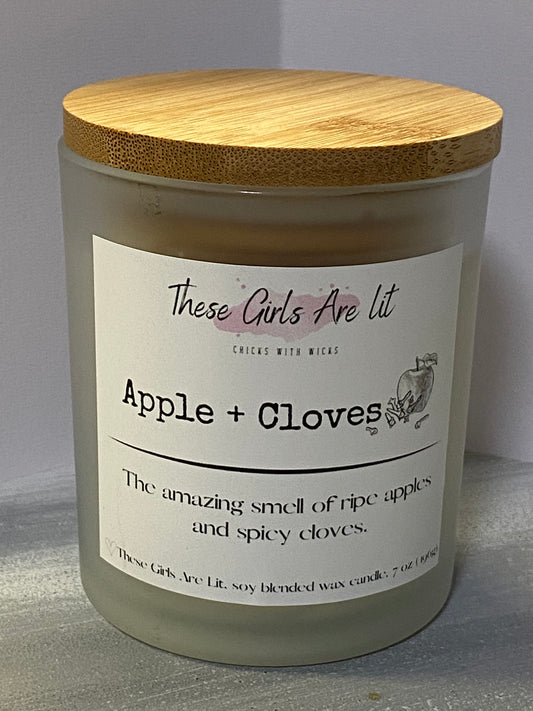 8 oz Glass Apple + Clove Candle